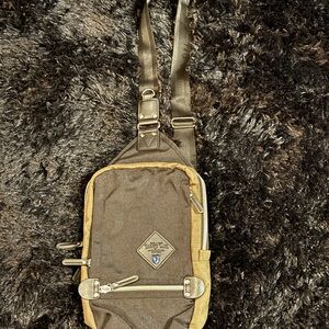 Harvest Label Black & Olive Sling Bag